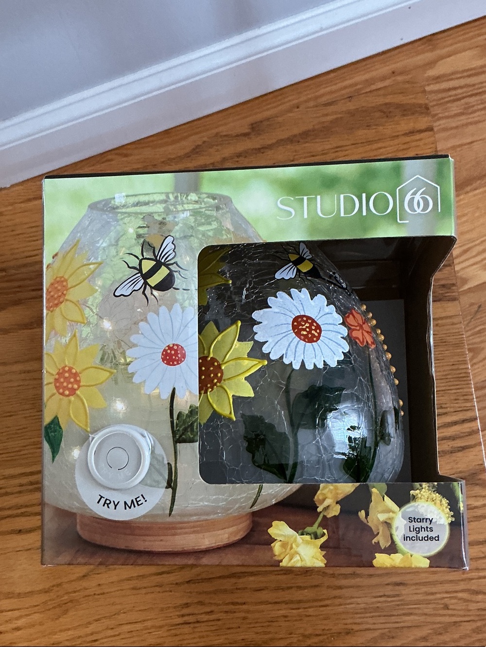 Studio 66 Floral Mosaic Glass Lamp - Yellow & White Daisy Design